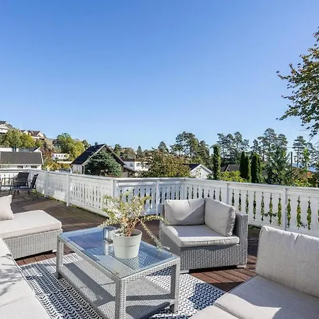 Koselig Hus Rett Ved Stranda,nydelig & Ferierende! Σπίτι διακοπών