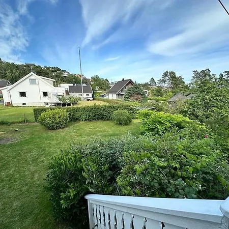 Koselig Hus Rett Ved Stranda,nydelig & Ferierende! Ferienhaus Grimstad (Aust-Agder)