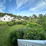 Koselig Hus Rett Ved Stranda,nydelig & Ferierende! Dom wakacyjny Grimstad (Aust-Agder)